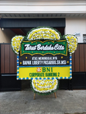 Papan Bunga Duka di Lape