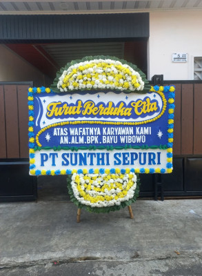 Papan Bunga Duka di Lape