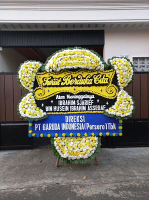 Papan Bunga Duka di Lape