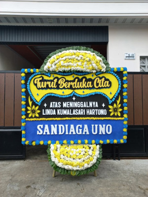 Papan Bunga Duka di Lape