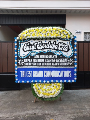 Papan Bunga Duka di Lape